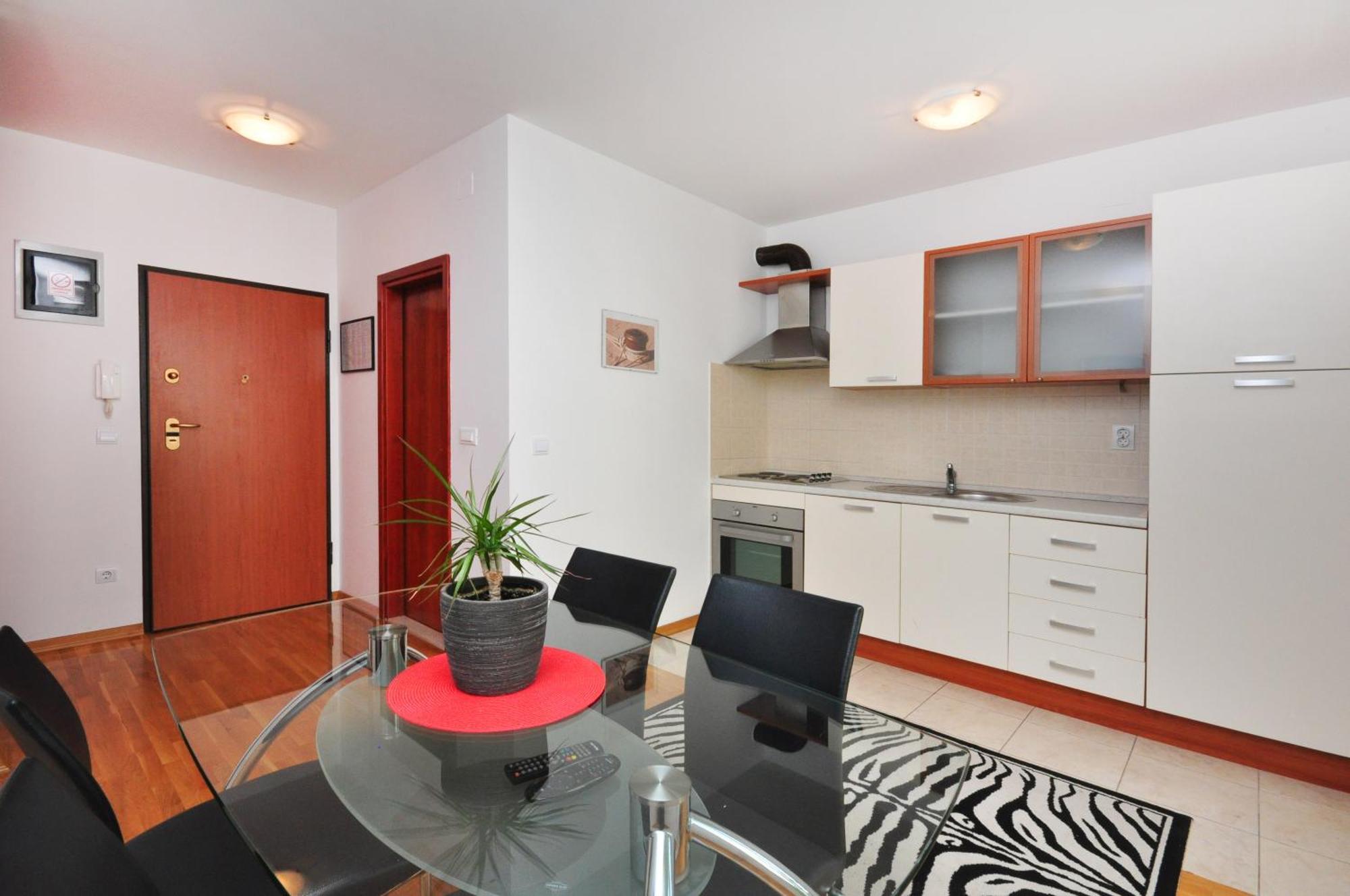 Apartments Beverly 奥米什 外观 照片