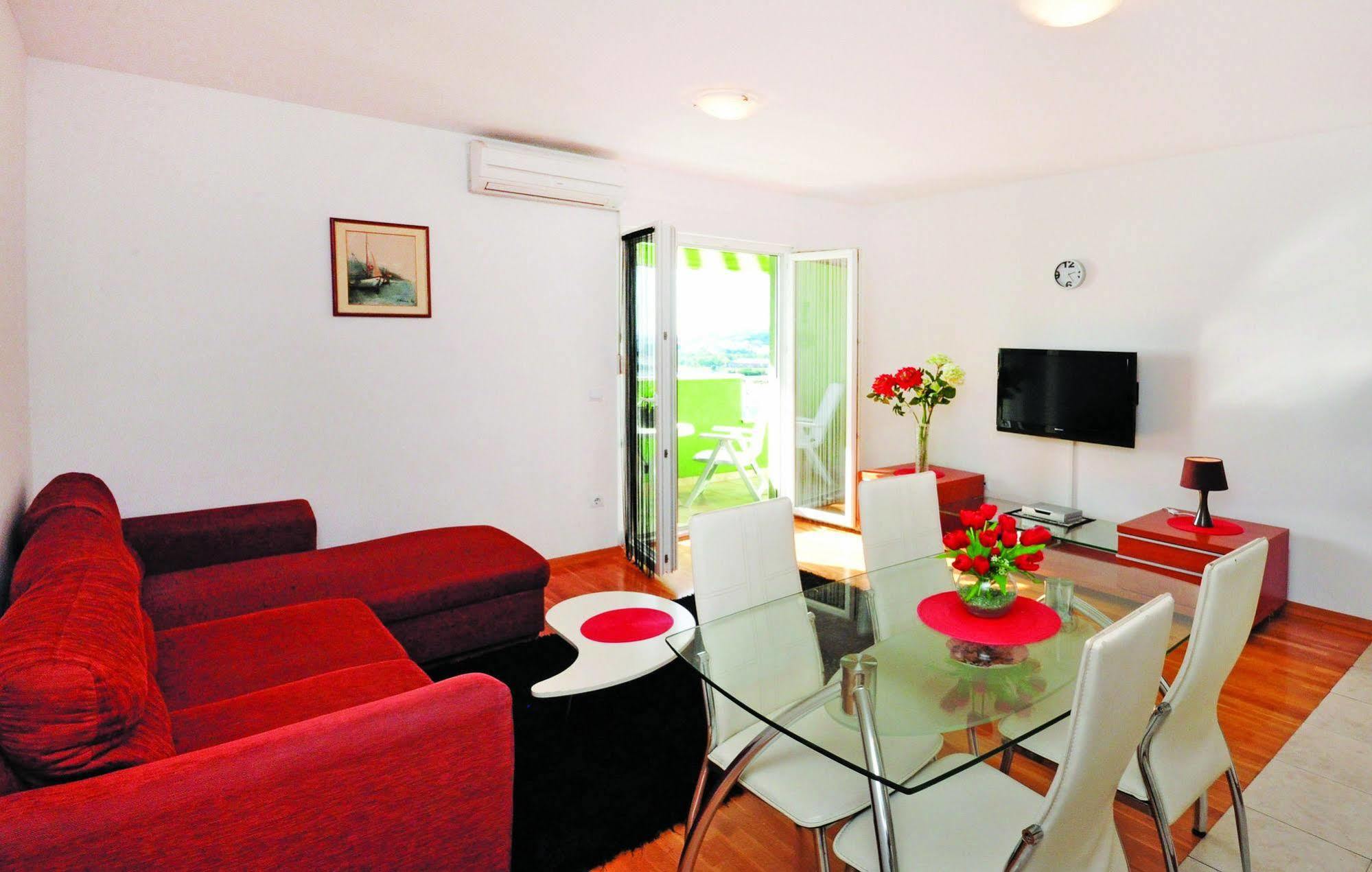 Apartments Beverly 奥米什 外观 照片