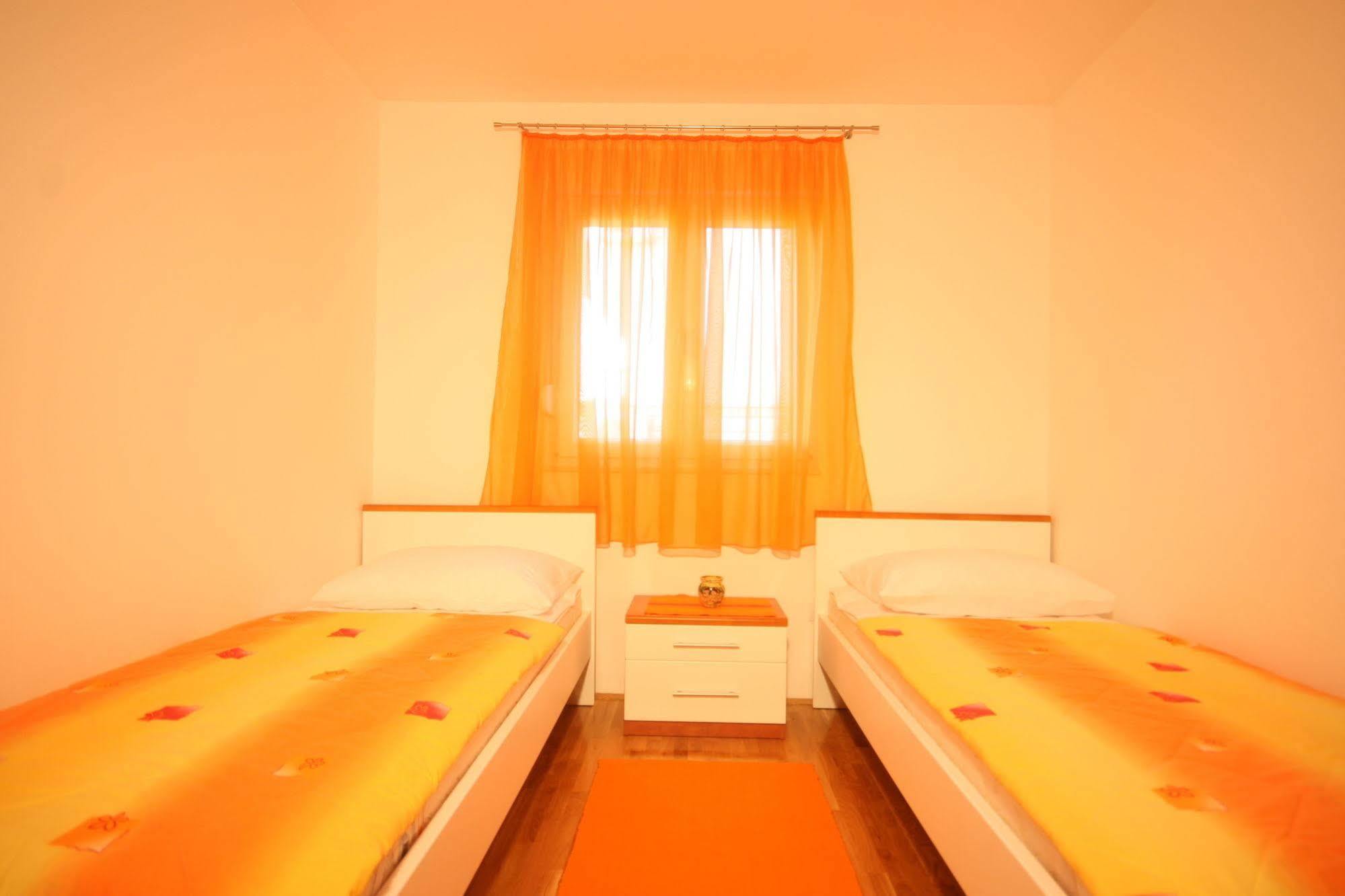 Apartments Beverly 奥米什 外观 照片