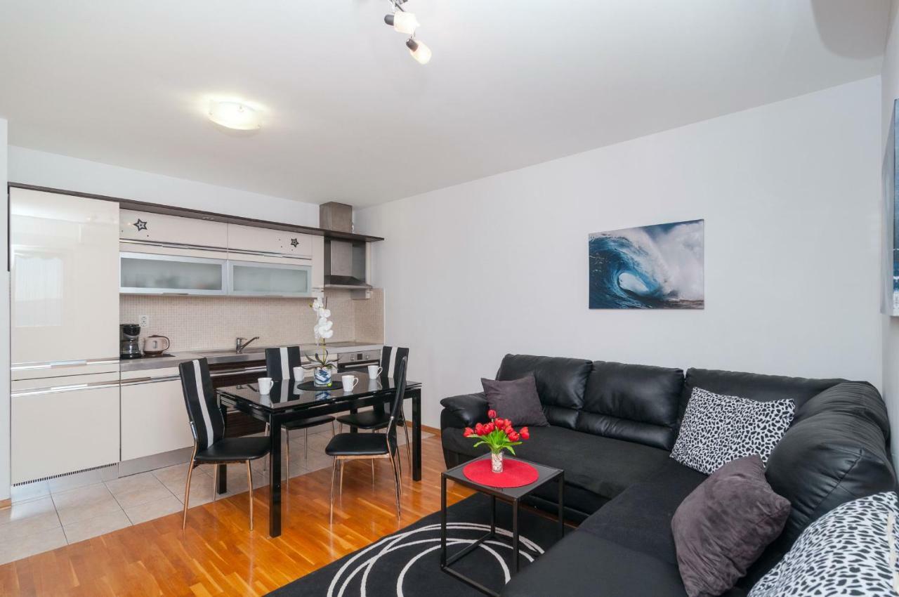 Apartments Beverly 奥米什 外观 照片